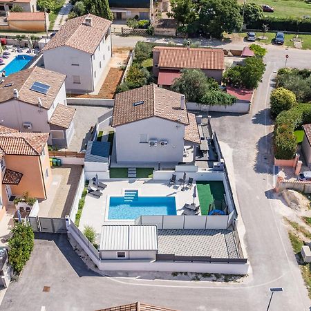 Casa Tara Three-Bedroom Holiday Home Pola Esterno foto