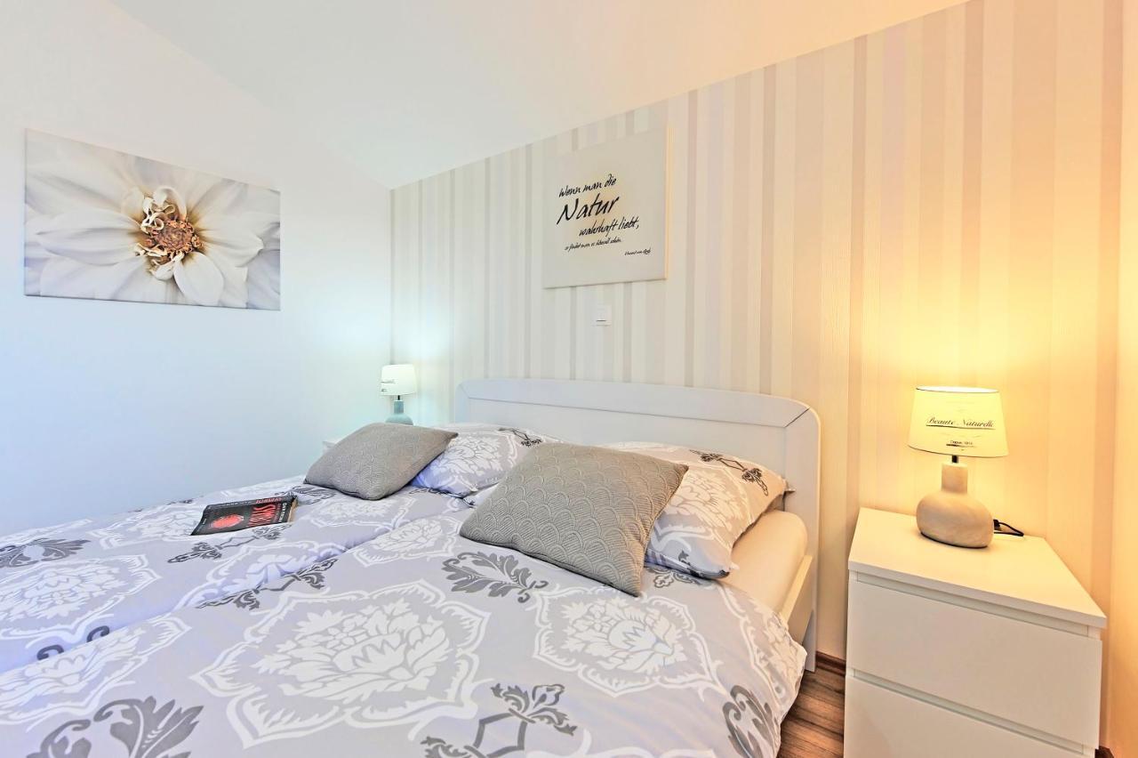 Casa Tara Three-Bedroom Holiday Home Pola Esterno foto