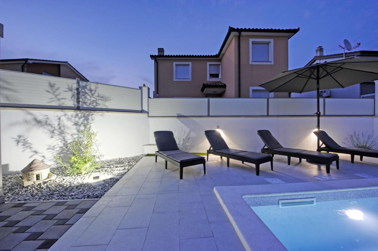 Casa Tara Three-Bedroom Holiday Home Pola Esterno foto