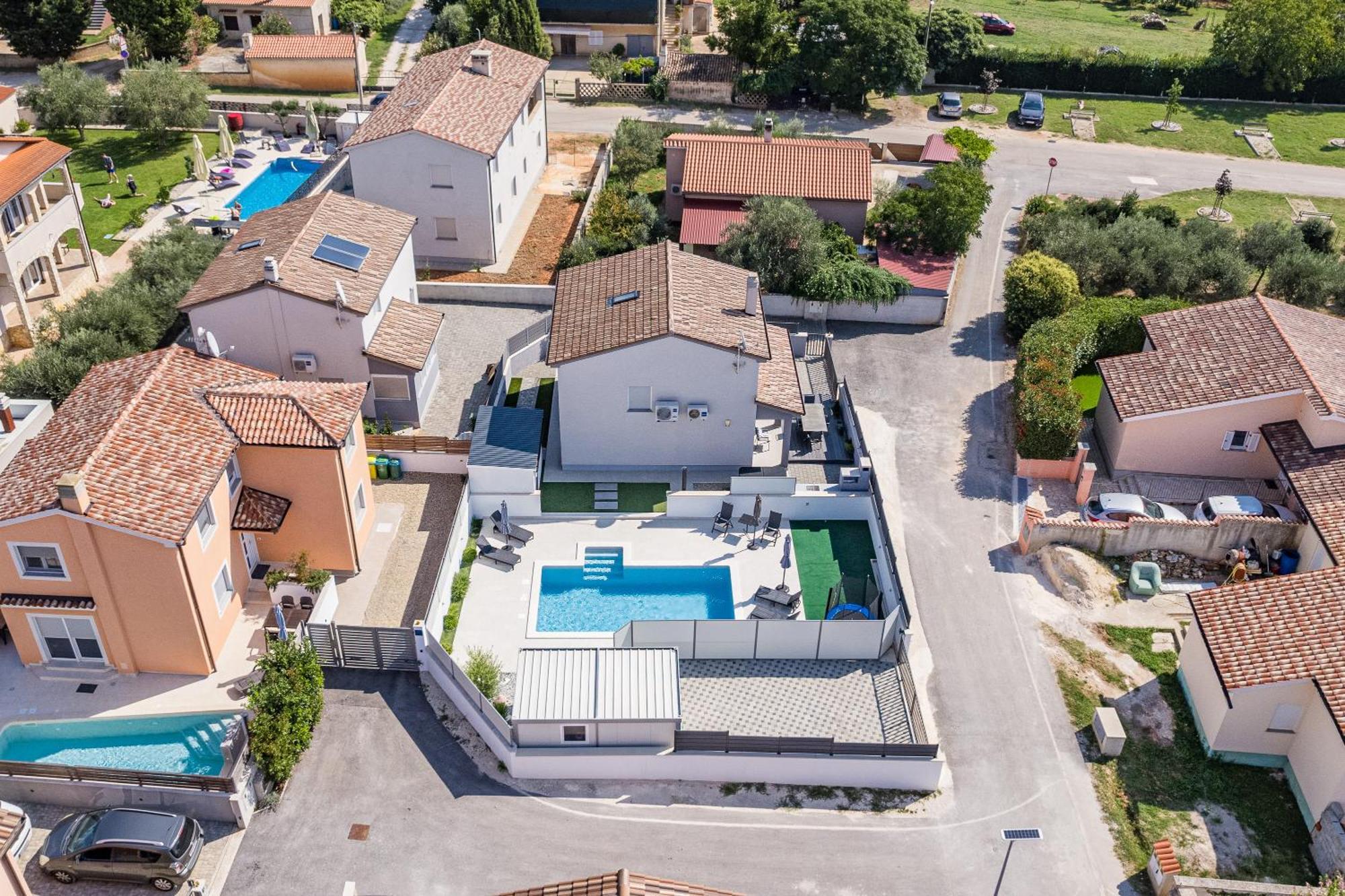 Casa Tara Three-Bedroom Holiday Home Pola Esterno foto