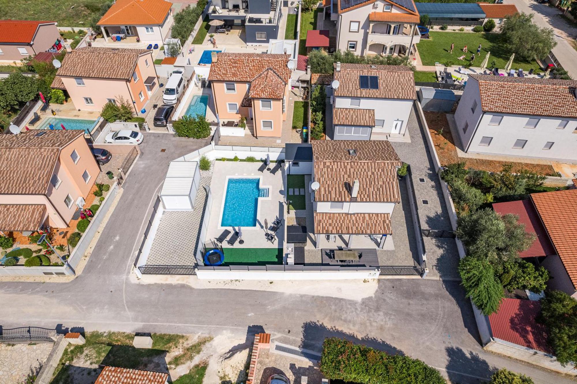 Casa Tara Three-Bedroom Holiday Home Pola Esterno foto